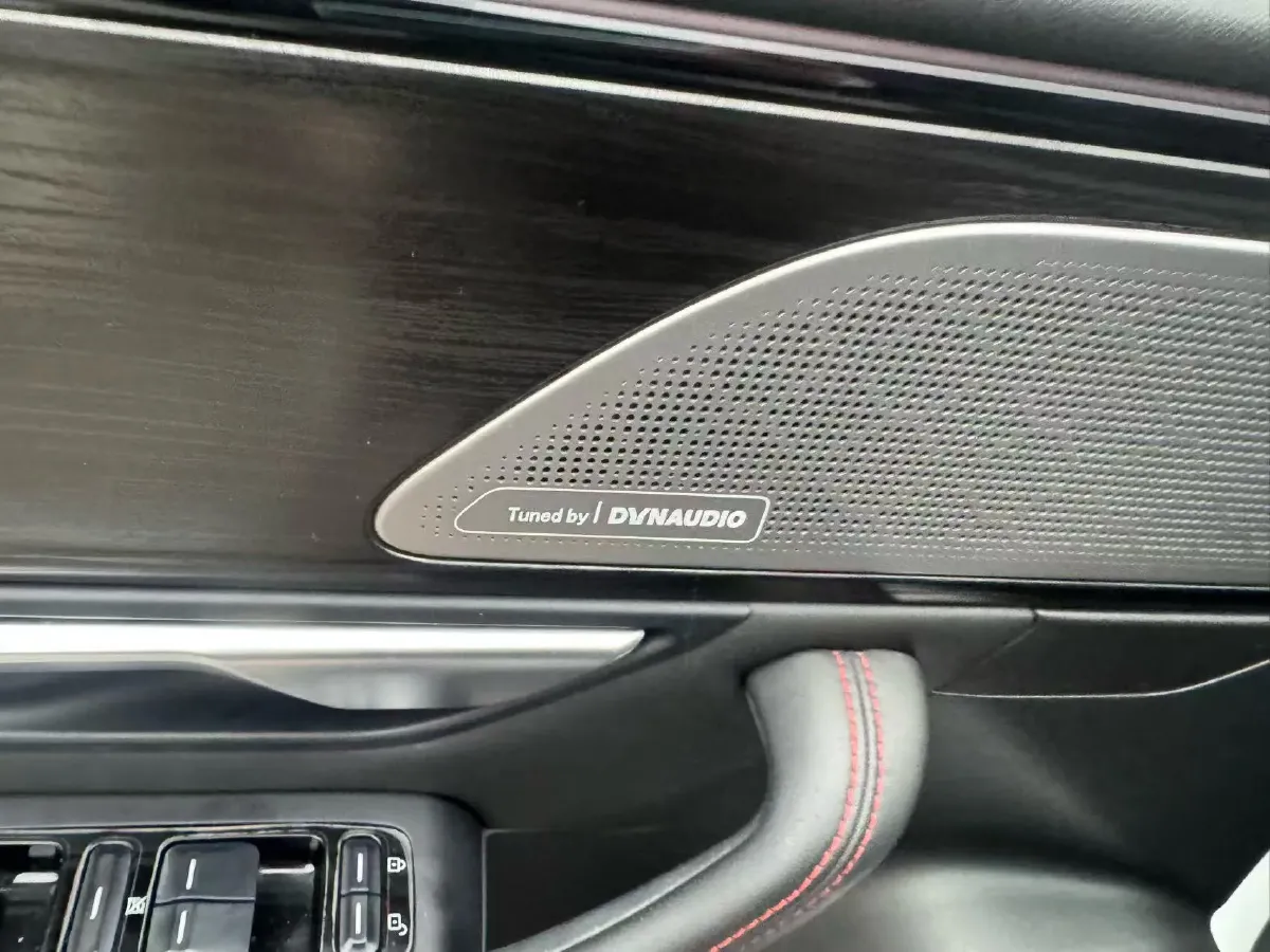 2020 DS 7 1.6T 215HP L4 8AT,autocango,china used car exporter,china ev exporter,chinese used car exporter,chinese used ev exporter