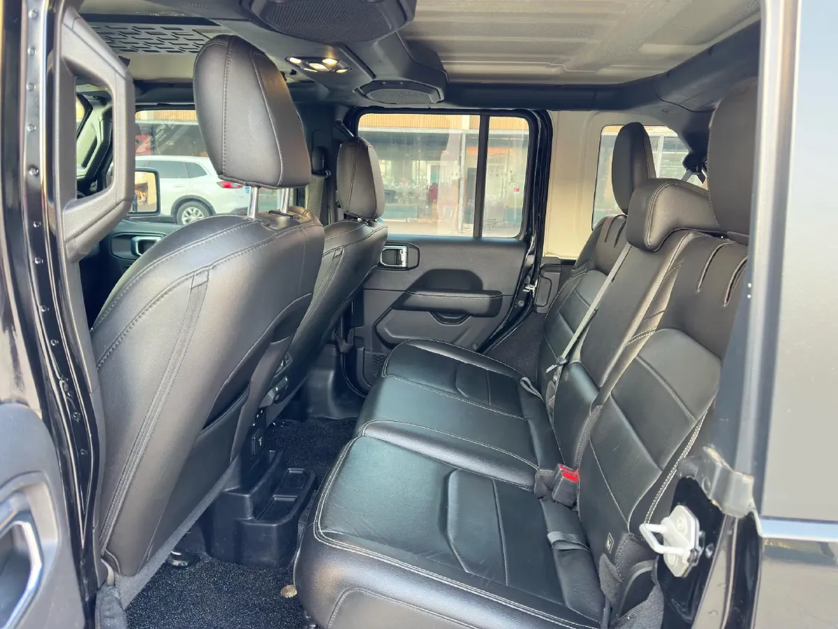 2021 Jeep Wrangler 2.0T 266HP L4 8AT PHEV 17KWH,autocango,china used car exporter,china ev exporter,chinese used car exporter,chinese used ev exporter