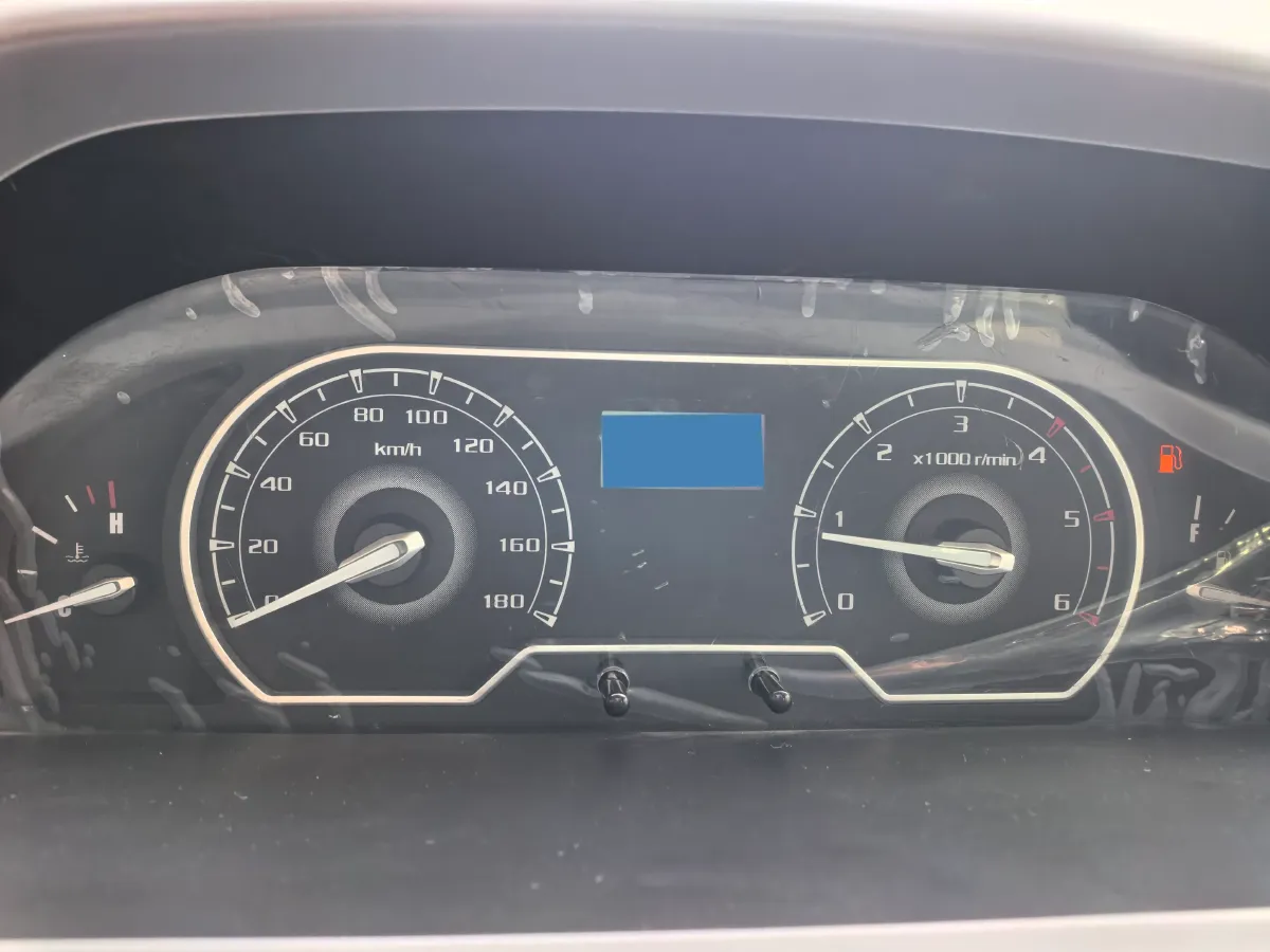 2023 MAXUS XinTu V80 2.0T 139HP L4 6MT,autocango,china used car exporter,china ev exporter,chinese used car exporter,chinese used ev exporter