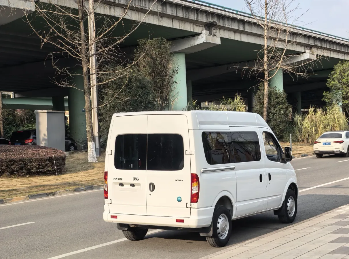 2023 MAXUS XinTu V80 2.0T 139HP L4 6MT,autocango,china used car exporter,china ev exporter,chinese used car exporter,chinese used ev exporter