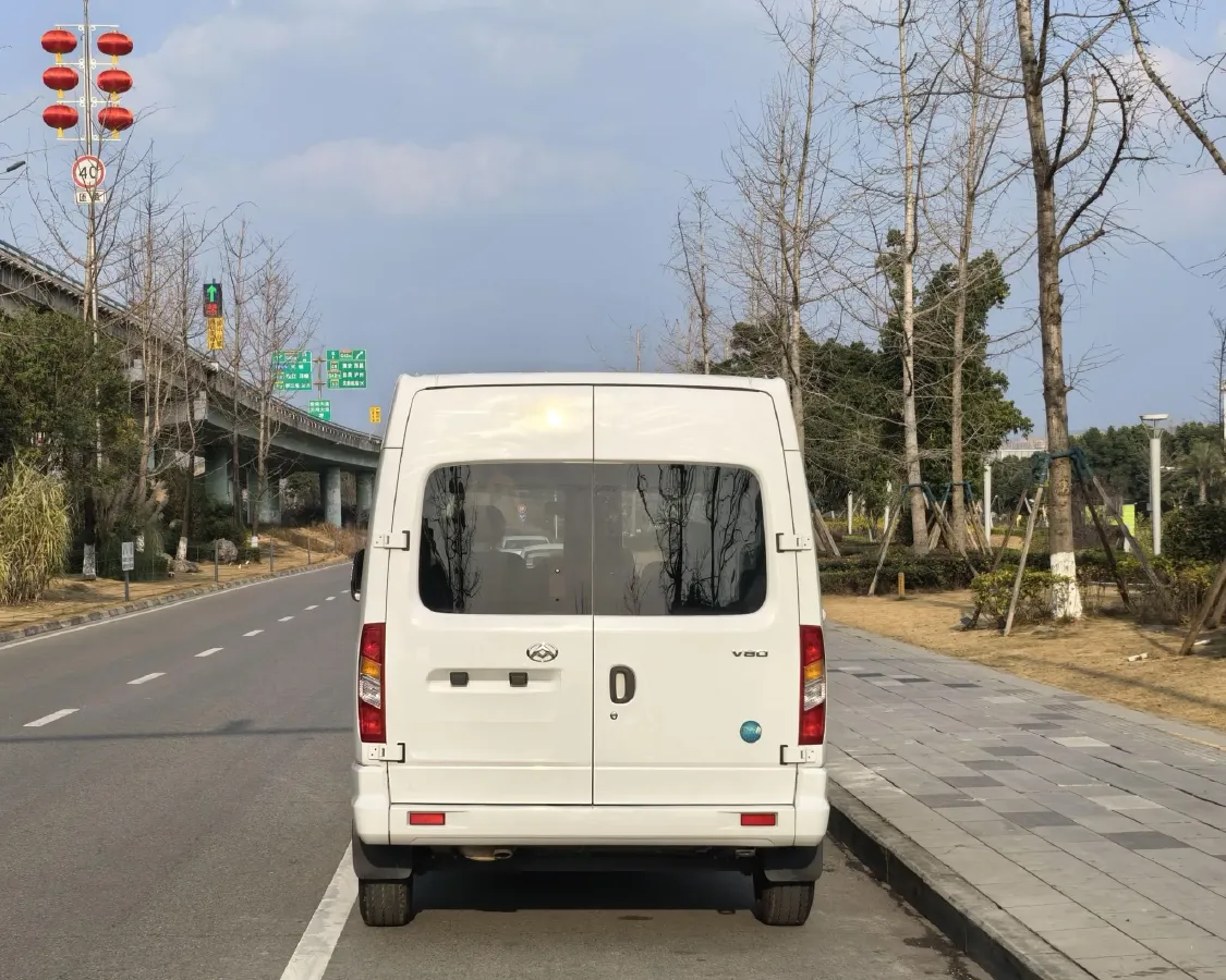 2023 MAXUS XinTu V80 2.0T 139HP L4 6MT,autocango,china used car exporter,china ev exporter,chinese used car exporter,chinese used ev exporter