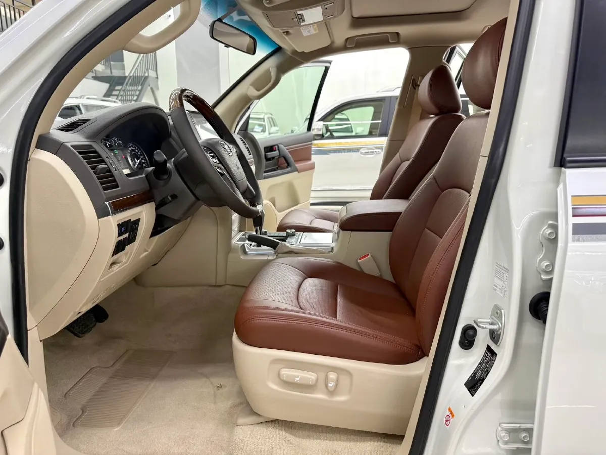 2015 Toyota Land Cruiser 4.6L 310HP V8 6AT,autocango,china used car exporter,china ev exporter,chinese used car exporter,chinese used ev exporter