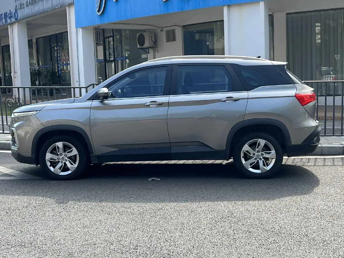 2019 BaoJun 530 1.5T 151HP L4 CVT,autocango,china used car exporter,china ev exporter,chinese used car exporter,chinese used ev exporter