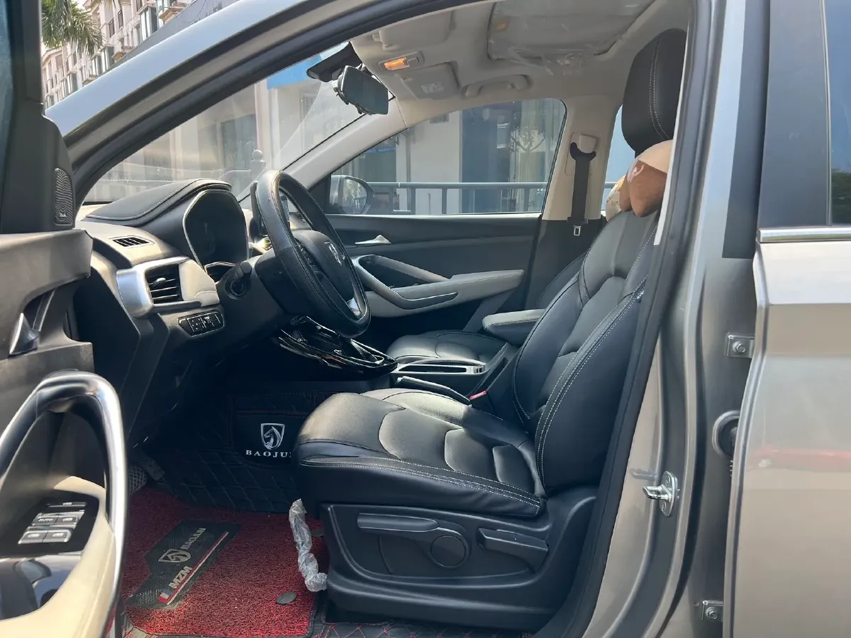 2019 BaoJun 530 1.5T 151HP L4 CVT,autocango,china used car exporter,china ev exporter,chinese used car exporter,chinese used ev exporter