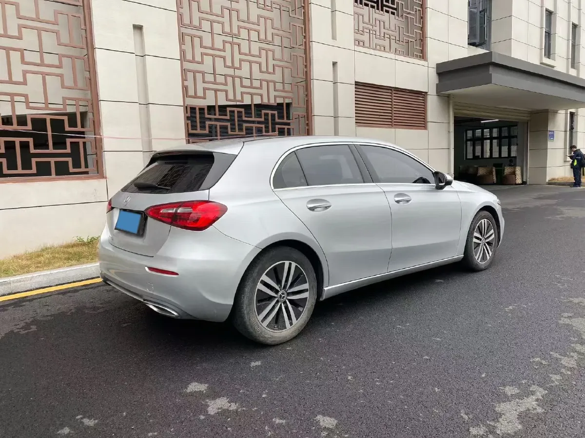 2020 Mercedes-Benz A Class 1.3T 136HP L4 7DCT,autocango,china used car exporter,china ev exporter,chinese used car exporter,chinese used ev exporter