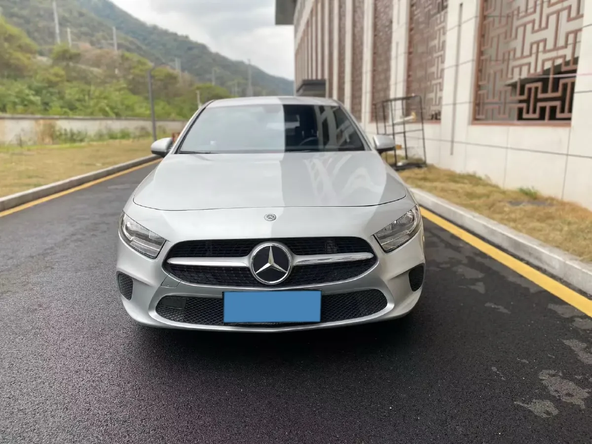 2020 Mercedes-Benz A Class 1.3T 136HP L4 7DCT,autocango,china used car exporter,china ev exporter,chinese used car exporter,chinese used ev exporter