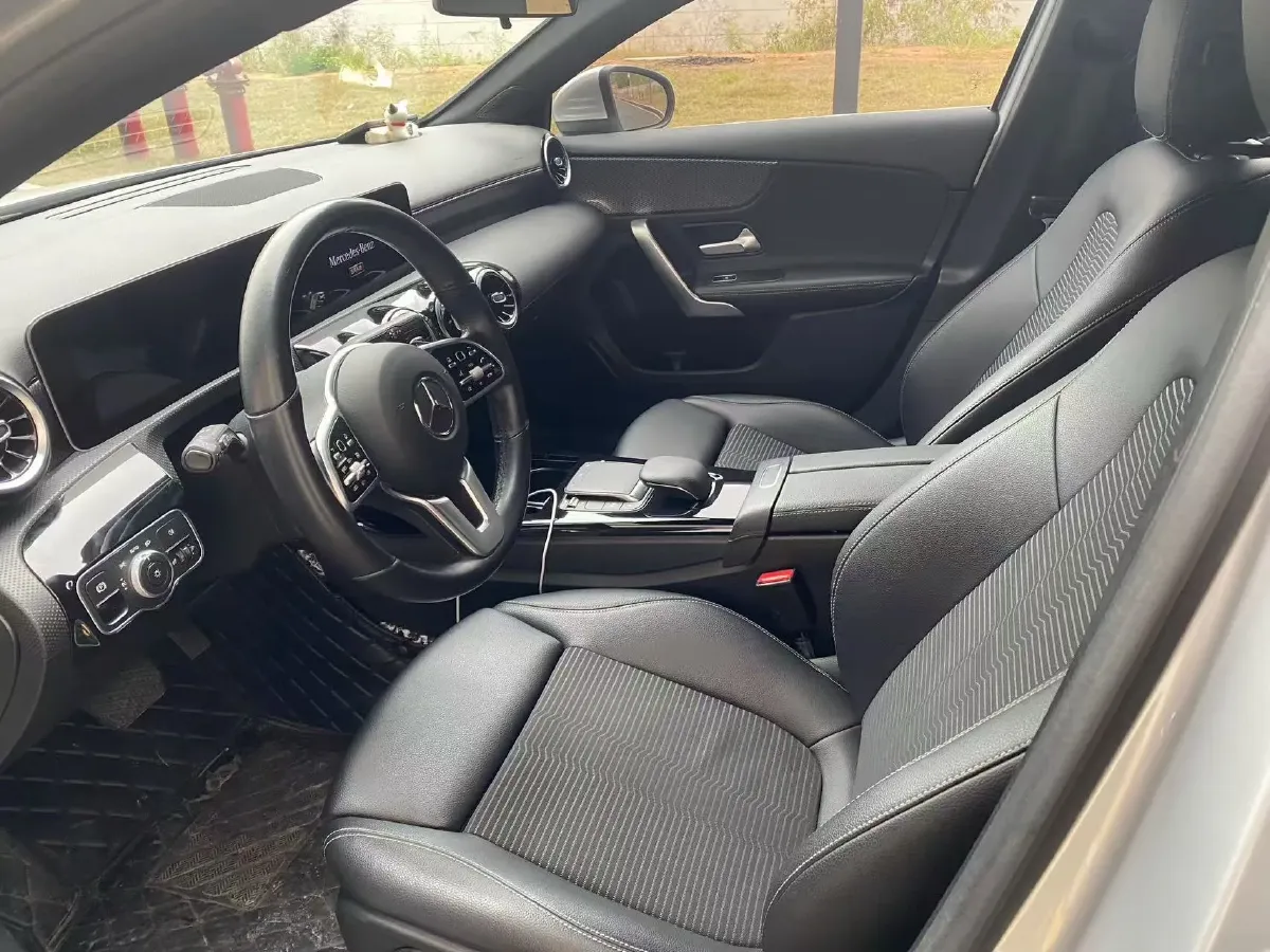 2020 Mercedes-Benz A Class 1.3T 136HP L4 7DCT,autocango,china used car exporter,china ev exporter,chinese used car exporter,chinese used ev exporter