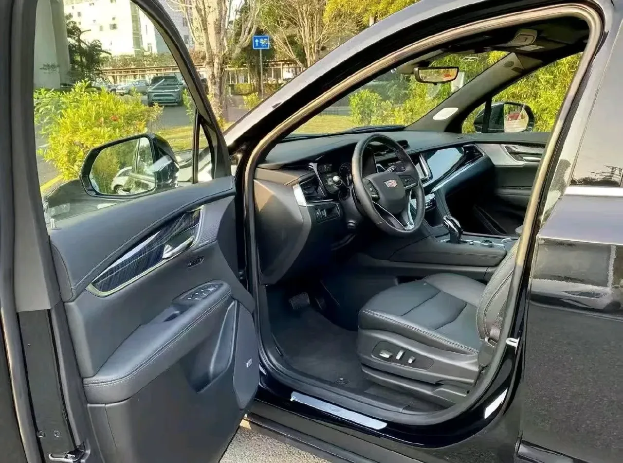 2022 Cadillac XT6 2.0T 237HP L4 9AT,autocango,china used car exporter,china ev exporter,chinese used car exporter,chinese used ev exporter