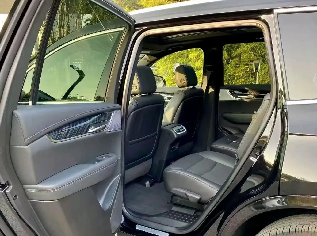 2022 Cadillac XT6 2.0T 237HP L4 9AT,autocango,china used car exporter,china ev exporter,chinese used car exporter,chinese used ev exporter