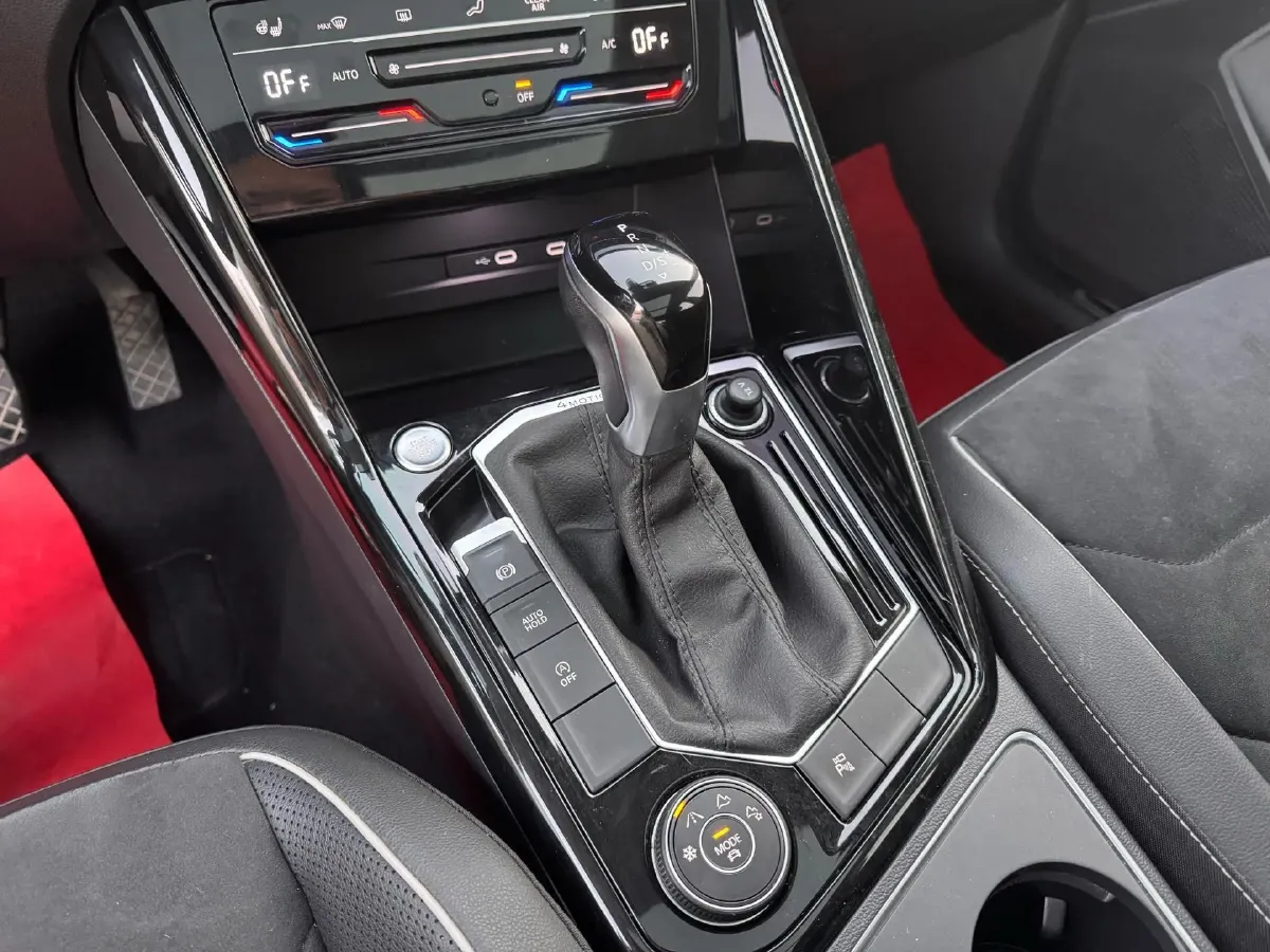 2022 Volkswagen Tayron 2.0T 220HP L4 7DCT,autocango,china used car exporter,china ev exporter,chinese used car exporter,chinese used ev exporter