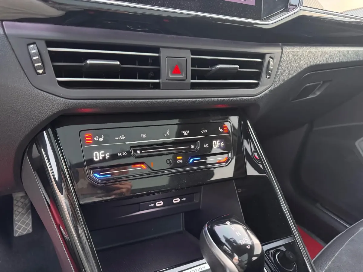 2022 Volkswagen Tayron 2.0T 220HP L4 7DCT,autocango,china used car exporter,china ev exporter,chinese used car exporter,chinese used ev exporter