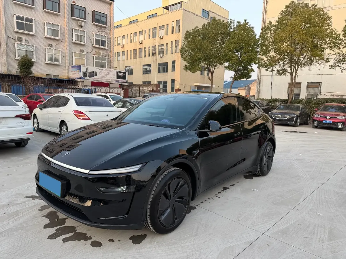 2025 Tesla Model Y BEV 62.5KWH,autocango,china used car exporter,china ev exporter,chinese used car exporter,chinese used ev exporter