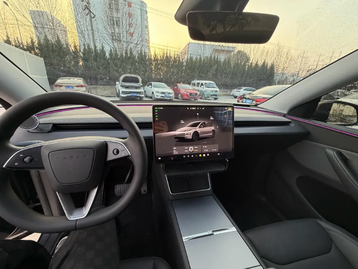 2025 Tesla Model Y BEV 62.5KWH,autocango,china used car exporter,china ev exporter,chinese used car exporter,chinese used ev exporter