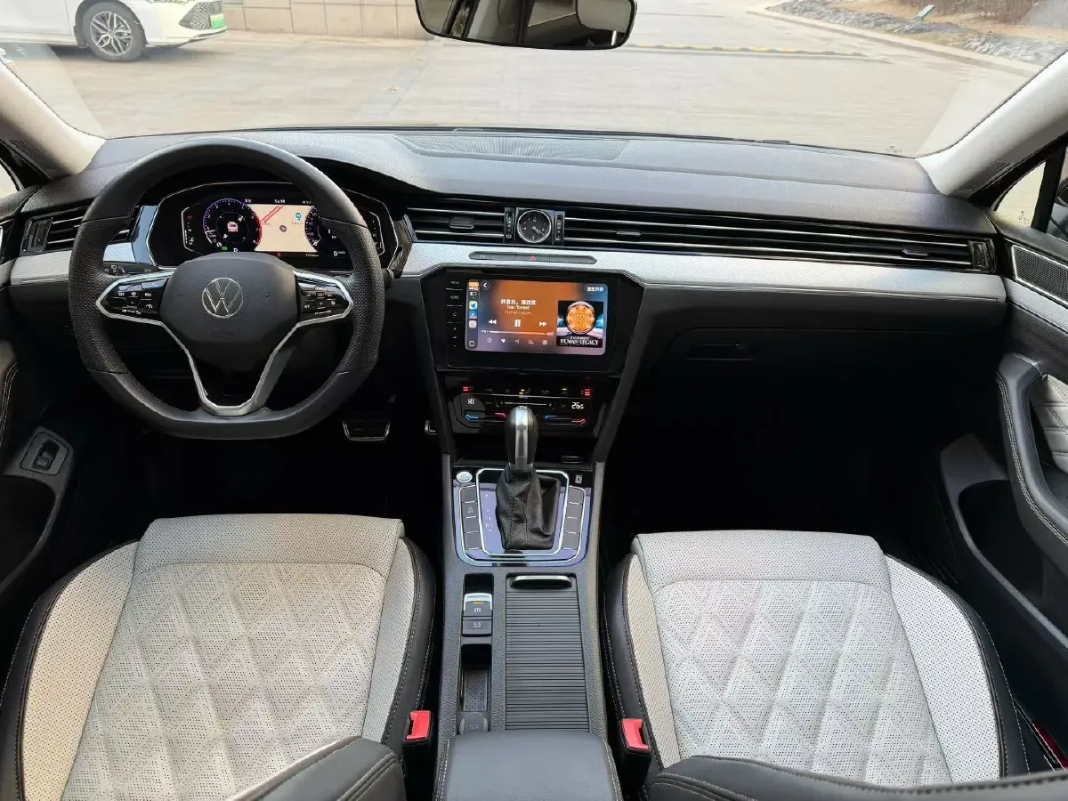 2023 Volkswagen Magotan 2.0T 186HP L4 7DCT,autocango,china used car exporter,china ev exporter,chinese used car exporter,chinese used ev exporter