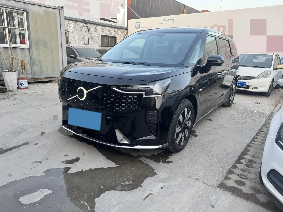 2025 Volvo EM90 BEV 116KWH,autocango,china used car exporter,china ev exporter,chinese used car exporter,chinese used ev exporter