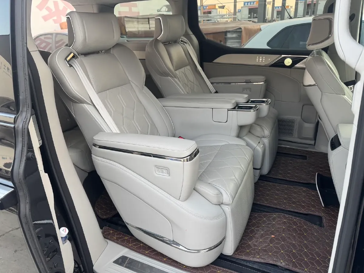 2025 Volvo EM90 BEV 116KWH,autocango,china used car exporter,china ev exporter,chinese used car exporter,chinese used ev exporter