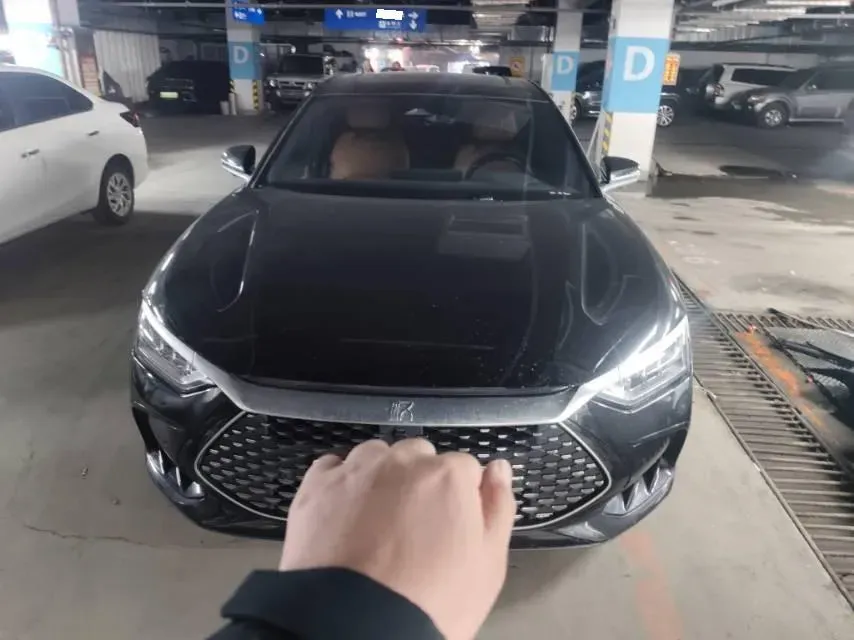 2022 Volkswagen Tiguan L 2.0T 186HP L4 7DCT,autocango,china used car exporter,china ev exporter,chinese used car exporter,chinese used ev exporter