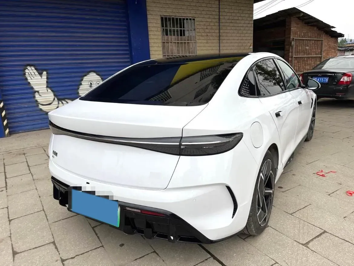 2022 AITO AITO M5 Range Extended 125HP REEV 40KWH,autocango,china used car exporter,china ev exporter,chinese used car exporter,chinese used ev exporter