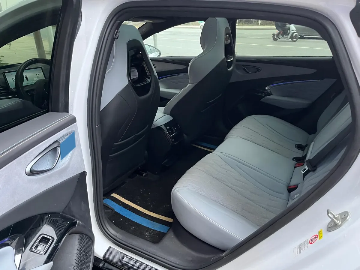 2022 AITO AITO M5 Range Extended 125HP REEV 40KWH,autocango,china used car exporter,china ev exporter,chinese used car exporter,chinese used ev exporter