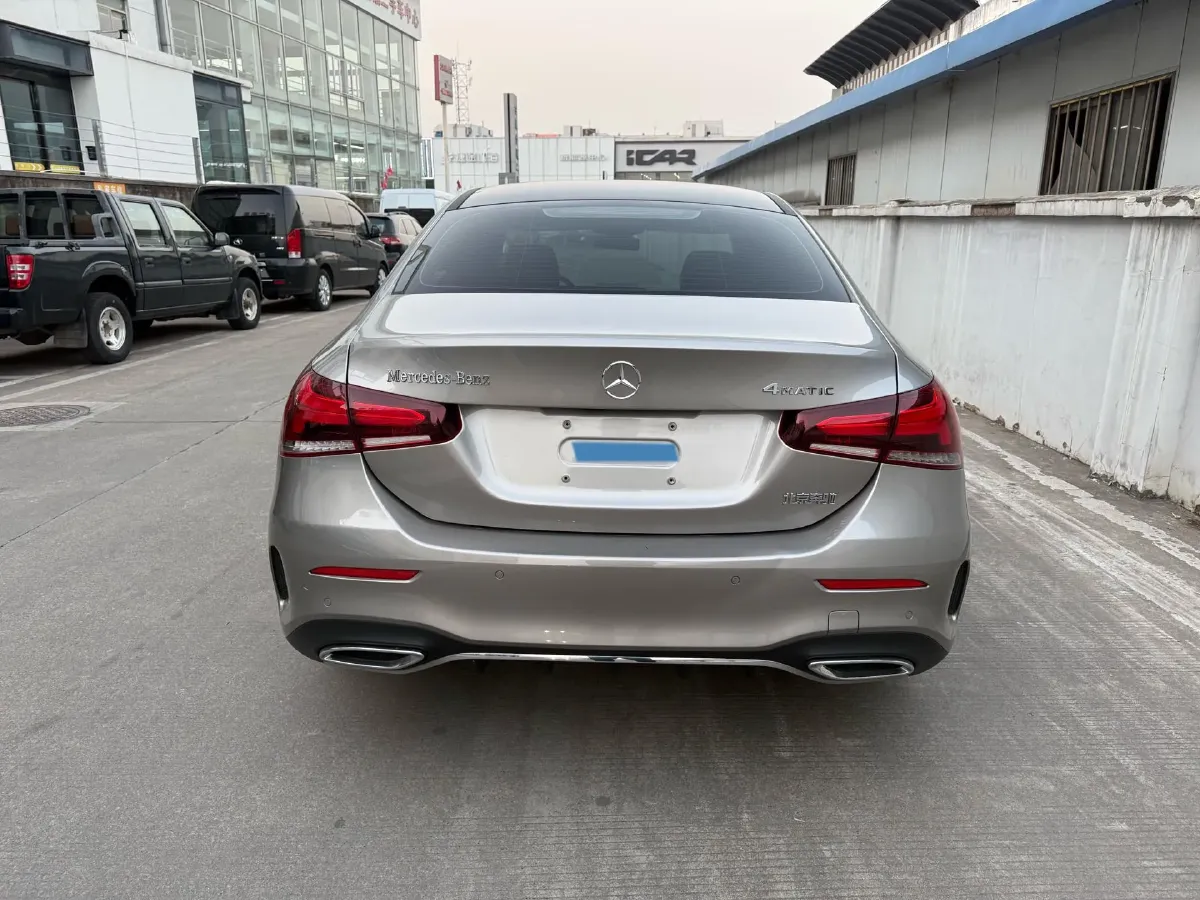 2020 Mercedes-Benz A Class 1.3T 163HP L4 7DCT,autocango,china used car exporter,china ev exporter,chinese used car exporter,chinese used ev exporter