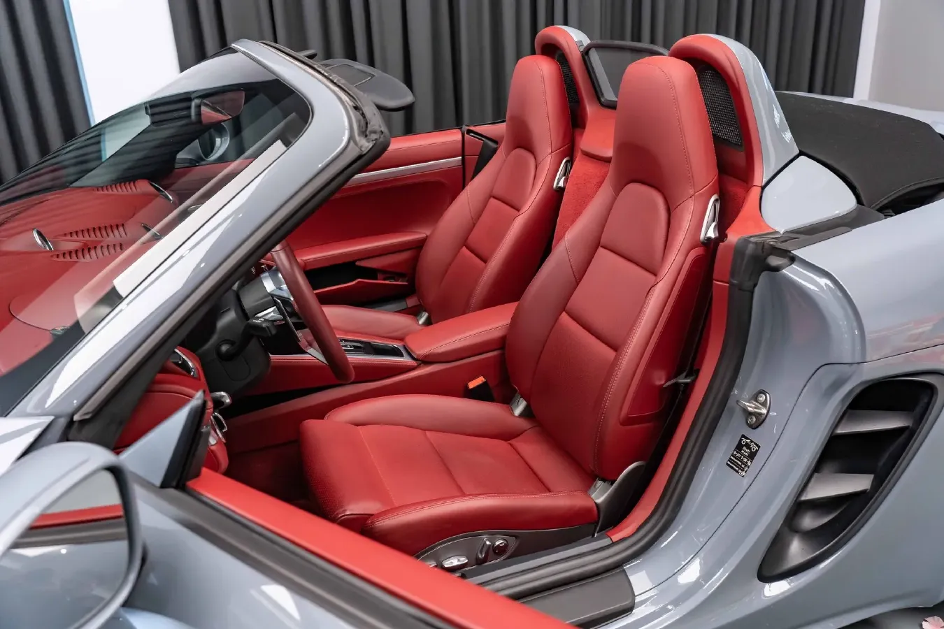 2023 Porsche 718 2.0T 250HP H4 7DCT,autocango,china used car exporter,china ev exporter,chinese used car exporter,chinese used ev exporter