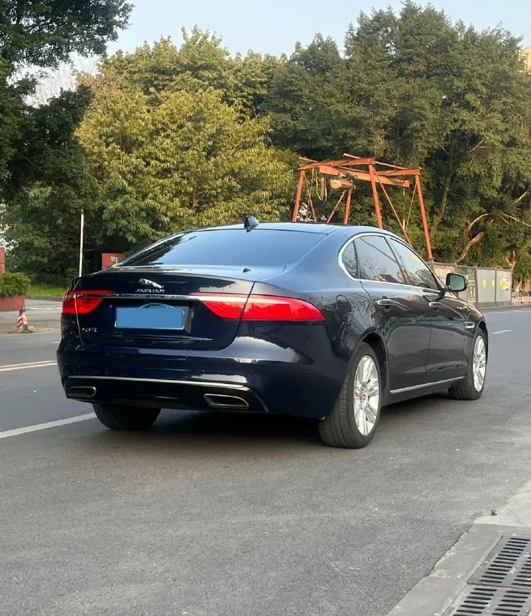 2018 Jaguar XF 2.0T 250HP L4 8AT,autocango,china used car exporter,china ev exporter,chinese used car exporter,chinese used ev exporter