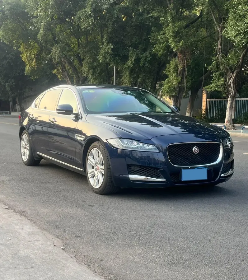 2018 Jaguar XF 2.0T 250HP L4 8AT,autocango,china used car exporter,china ev exporter,chinese used car exporter,chinese used ev exporter