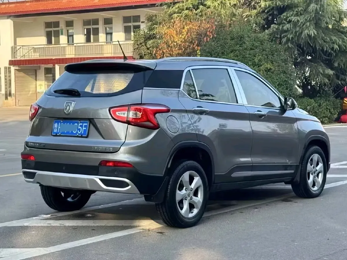 2017 BaoJun 310W 1.5L 105HP L4 6MT,autocango,china used car exporter,china ev exporter,chinese used car exporter,chinese used ev exporter