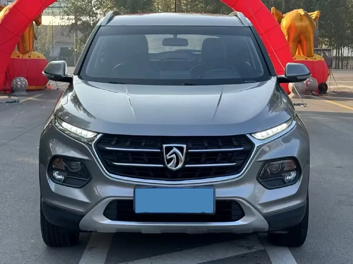 2017 BaoJun 310W 1.5L 105HP L4 6MT,autocango,china used car exporter,china ev exporter,chinese used car exporter,chinese used ev exporter