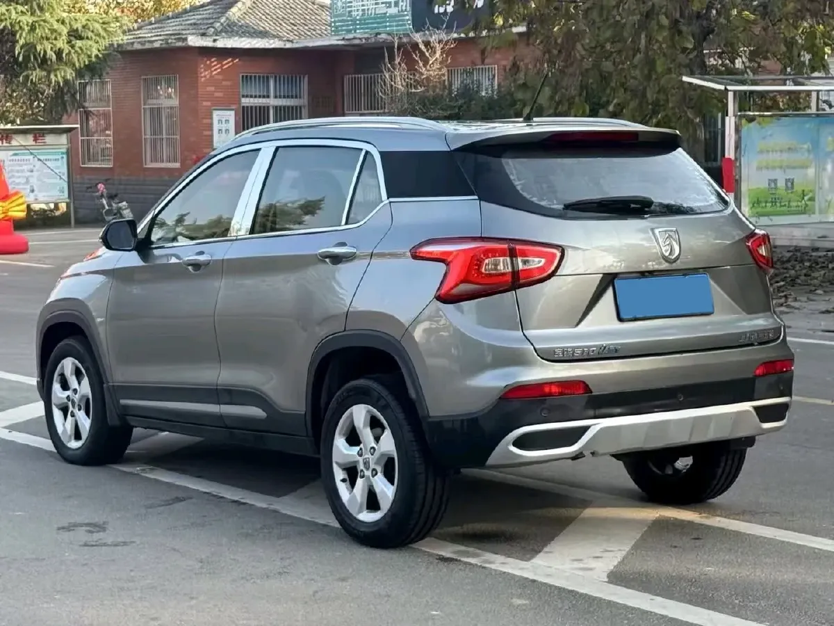 2017 BaoJun 310W 1.5L 105HP L4 6MT,autocango,china used car exporter,china ev exporter,chinese used car exporter,chinese used ev exporter