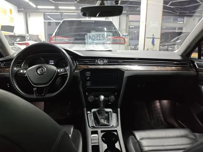 2019 Volkswagen Magotan 2.0T 186HP L4 7DCT,autocango,china used car exporter,china ev exporter,chinese used car exporter,chinese used ev exporter