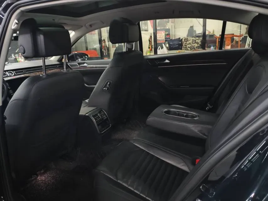 2019 Volkswagen Magotan 2.0T 186HP L4 7DCT,autocango,china used car exporter,china ev exporter,chinese used car exporter,chinese used ev exporter