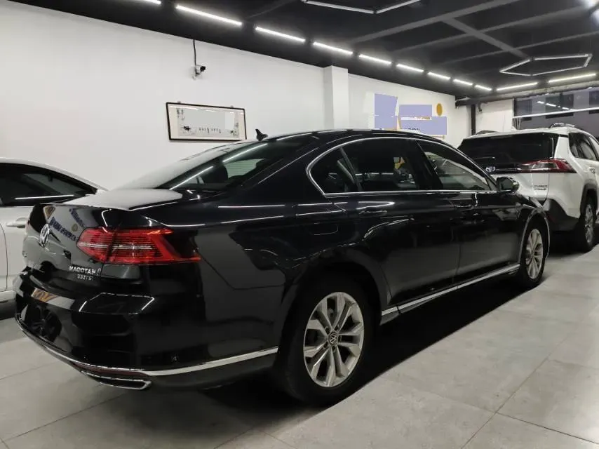 2019 Volkswagen Magotan 2.0T 186HP L4 7DCT,autocango,china used car exporter,china ev exporter,chinese used car exporter,chinese used ev exporter