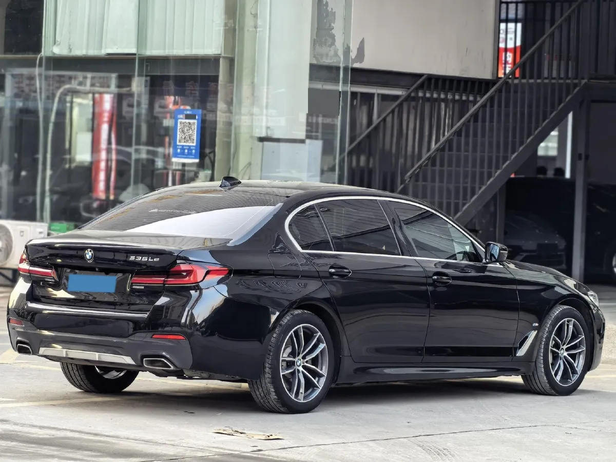 2021 BMW 5 Series 2.0T 184HP L4 8AT PHEV 17.7KWH,autocango,china used car exporter,china ev exporter,chinese used car exporter,chinese used ev exporter