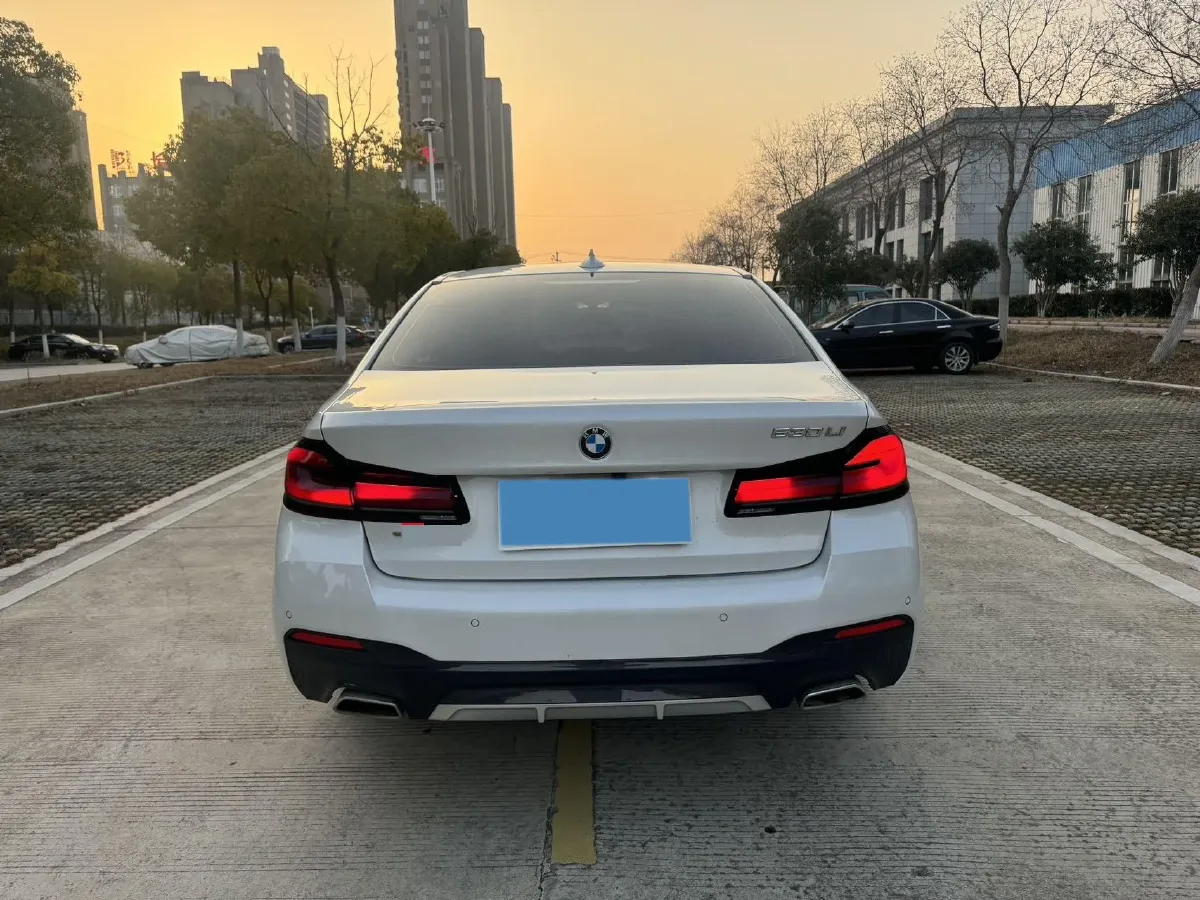 2023 BMW 5 Series 2.0T 245HP L4 8AT,autocango,china used car exporter,china ev exporter,chinese used car exporter,chinese used ev exporter