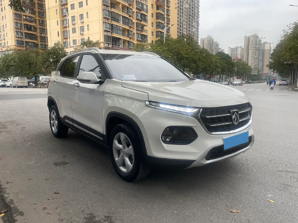2017 BaoJun 310W 1.5L 105HP L4 6MT,autocango,china used car exporter,china ev exporter,chinese used car exporter,chinese used ev exporter