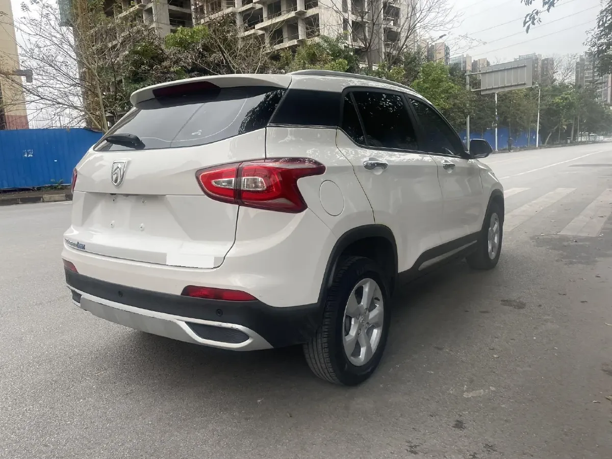 2017 BaoJun 310W 1.5L 105HP L4 6MT,autocango,china used car exporter,china ev exporter,chinese used car exporter,chinese used ev exporter