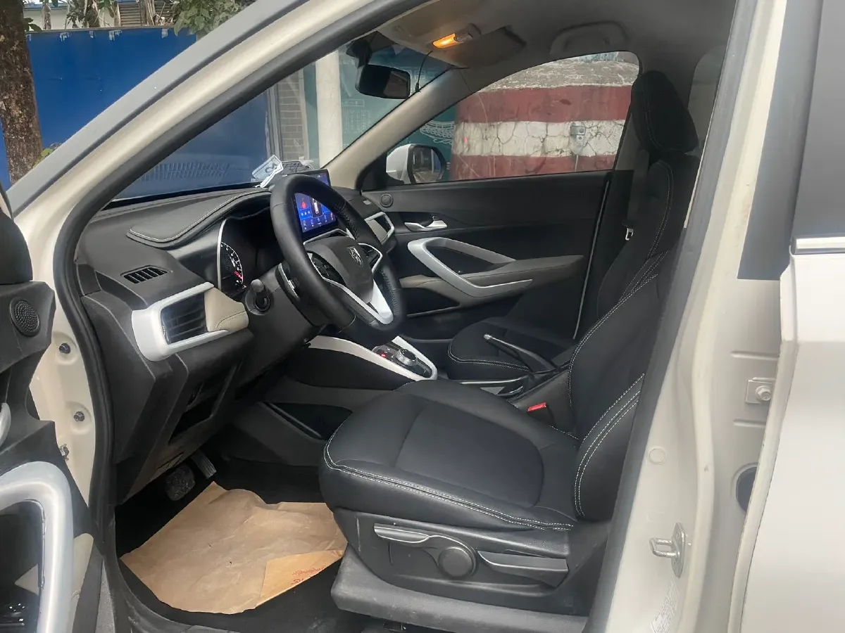 2017 BaoJun 310W 1.5L 105HP L4 6MT,autocango,china used car exporter,china ev exporter,chinese used car exporter,chinese used ev exporter