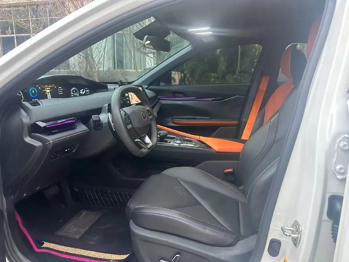 2022 ChangAn UNI-V 1.5T 188HP L4 7DCT,autocango,china used car exporter,china ev exporter,chinese used car exporter,chinese used ev exporter