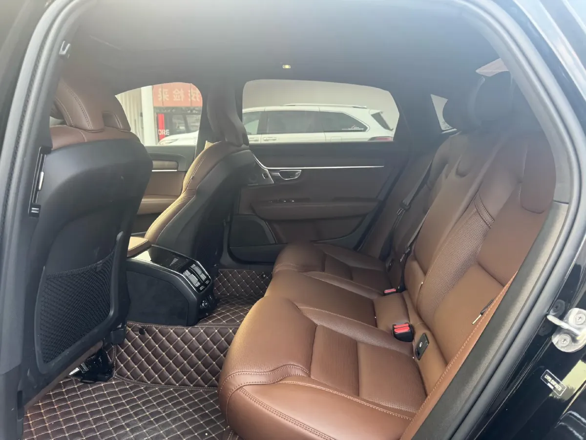 2024 Volvo S90 2.0T 250HP L4 8AT,autocango,china used car exporter,china ev exporter,chinese used car exporter,chinese used ev exporter