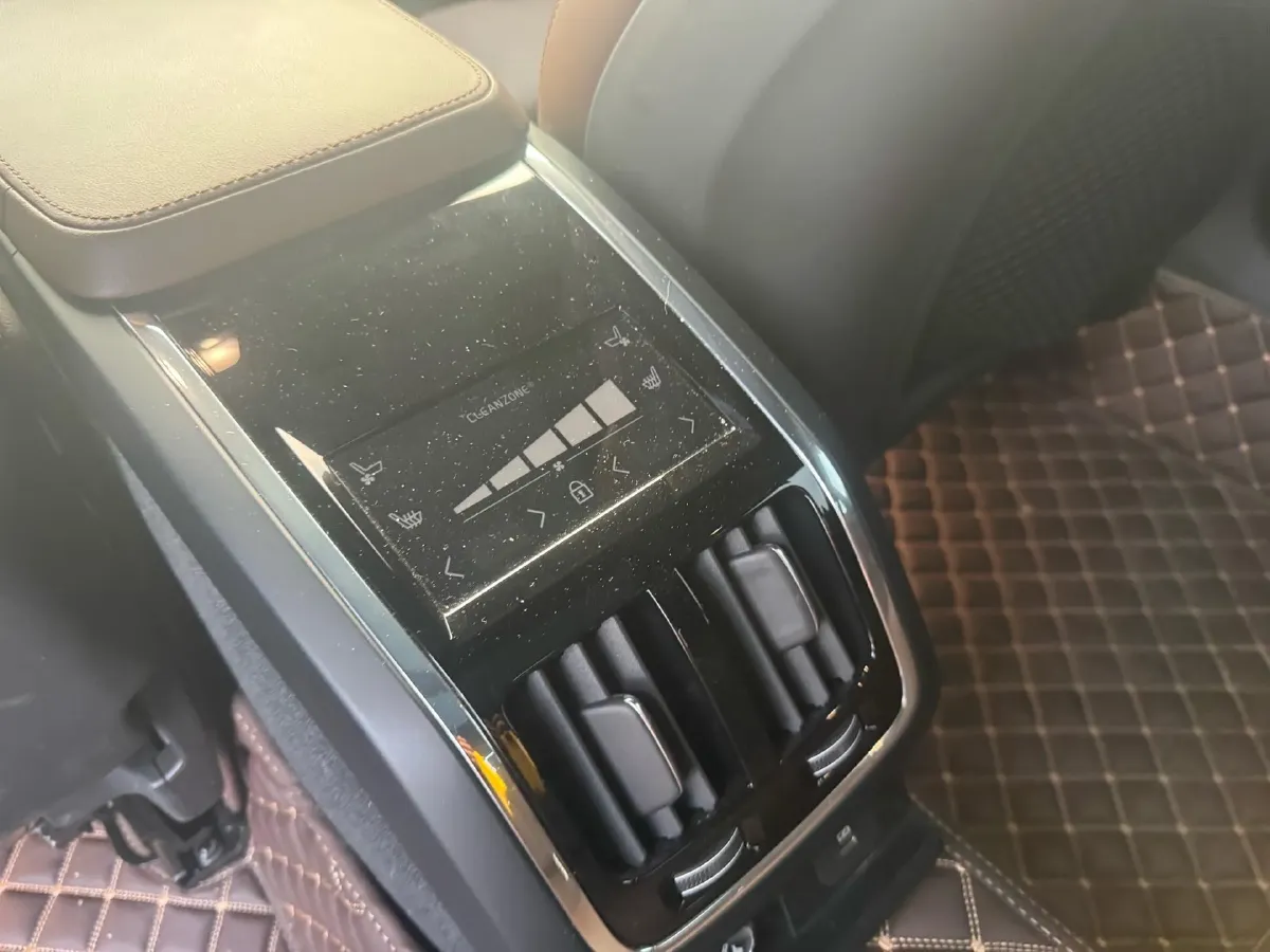 2024 Volvo S90 2.0T 250HP L4 8AT,autocango,china used car exporter,china ev exporter,chinese used car exporter,chinese used ev exporter