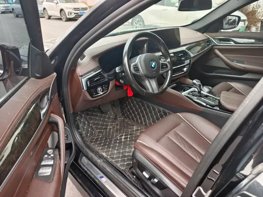 2022 BMW 5 Series 2.0T 184HP L4 8AT,autocango,china used car exporter,china ev exporter,chinese used car exporter,chinese used ev exporter