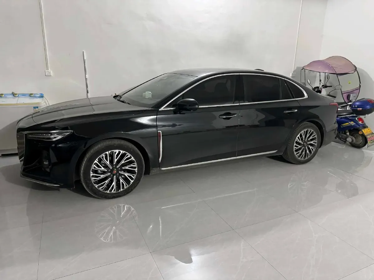 2024 HongQi H5 2.0T 224HP L4 8AT,autocango,china used car exporter,china ev exporter,chinese used car exporter,chinese used ev exporter