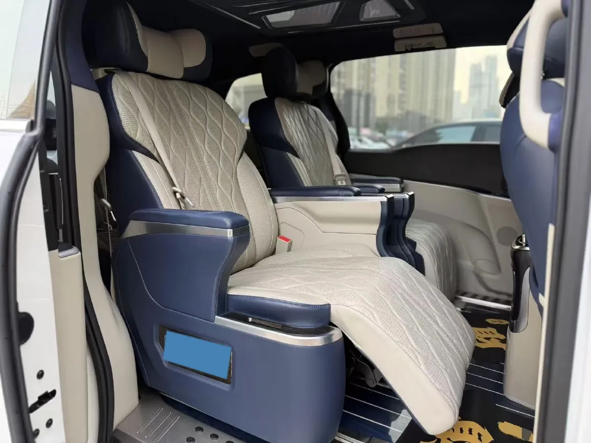 2021 Buick GL8 2.0T 237HP L4 9AT,autocango,china used car exporter,china ev exporter,chinese used car exporter,chinese used ev exporter