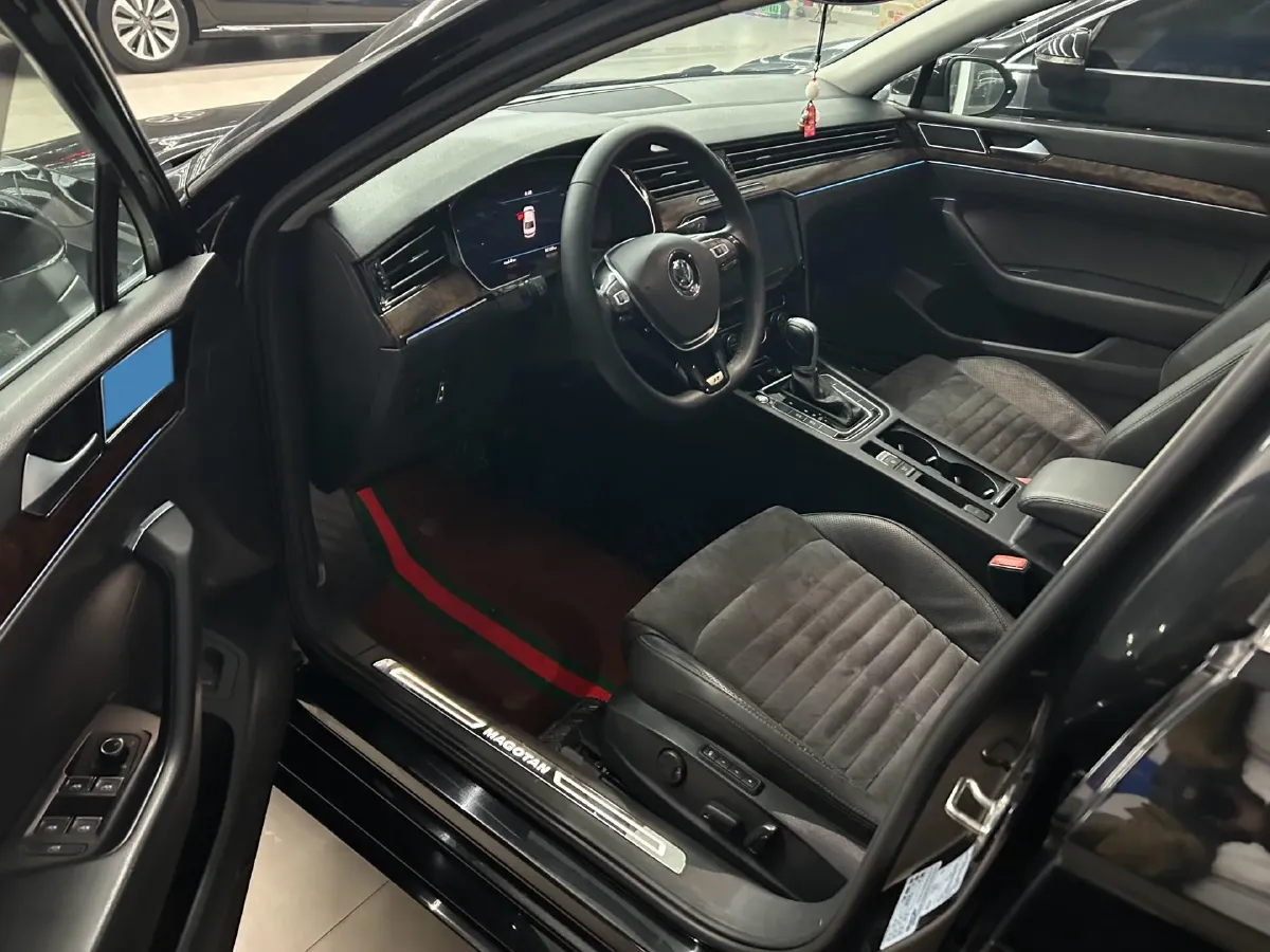 2018 Volkswagen Magotan 1.8T 180HP L4 7DCT,autocango,china used car exporter,china ev exporter,chinese used car exporter,chinese used ev exporter