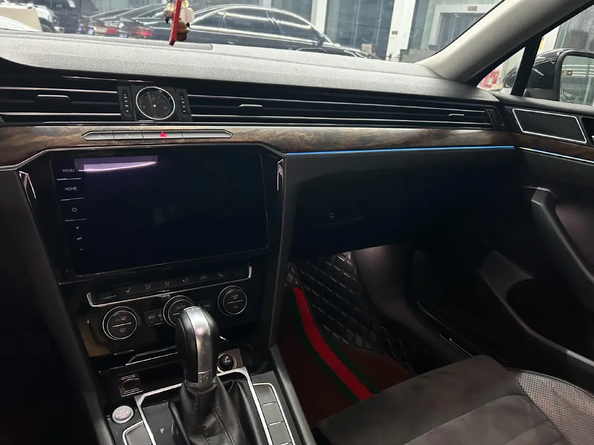 2018 Volkswagen Magotan 1.8T 180HP L4 7DCT,autocango,china used car exporter,china ev exporter,chinese used car exporter,chinese used ev exporter