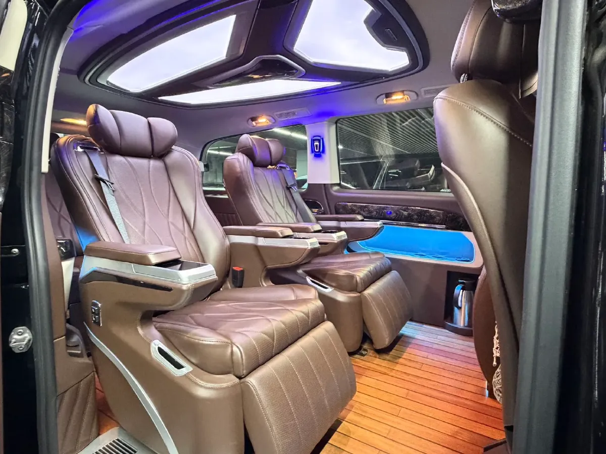 2023 Mercedes-Benz Vito 2.0T 211HP L4 9AT,autocango,china used car exporter,china ev exporter,chinese used car exporter,chinese used ev exporter