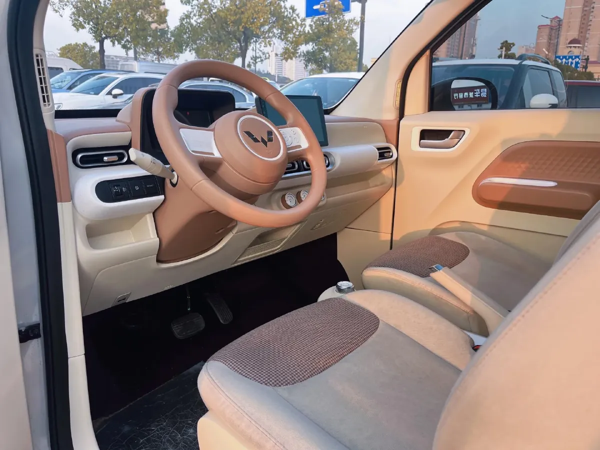 2024 WuLing HongGuang MINI EV BEV 17.3KWH,autocango,china used car exporter,china ev exporter,chinese used car exporter,chinese used ev exporter