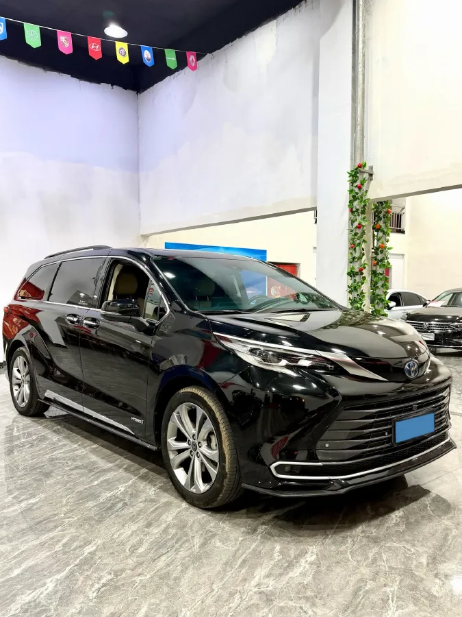 2023 Toyota Sienna 2.5L 189HP L4 E-CVT Hybrid,autocango,china used car exporter,china ev exporter,chinese used car exporter,chinese used ev exporter