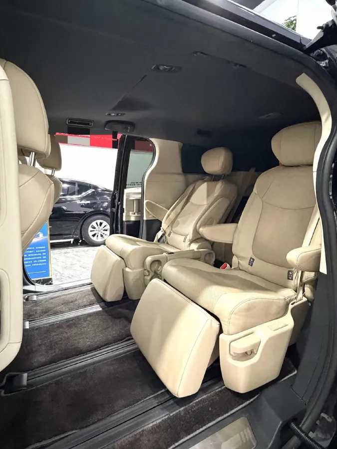 2023 Toyota Sienna 2.5L 189HP L4 E-CVT Hybrid,autocango,china used car exporter,china ev exporter,chinese used car exporter,chinese used ev exporter